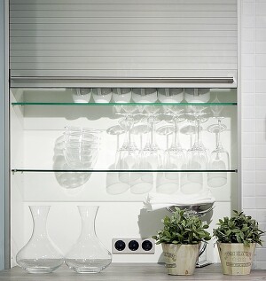 Aufsatzschrank mit Rolladentür Aufsatzschrank mit Rolladentür