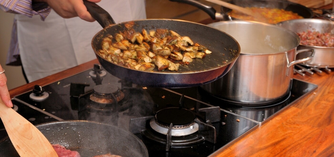 Vorsichtsmaßnahmen sind angebracht: Die Hälfte aller Küchenbrände entsteht am Herd. Vorsichtsmaßnahmen sind angebracht: Die Hälfte aller Küchenbrände entsteht am Herd.