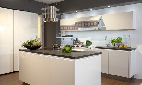 Moderne Küchen machen sich fast unhörbar. Moderne Küchen machen sich fast unhörbar.